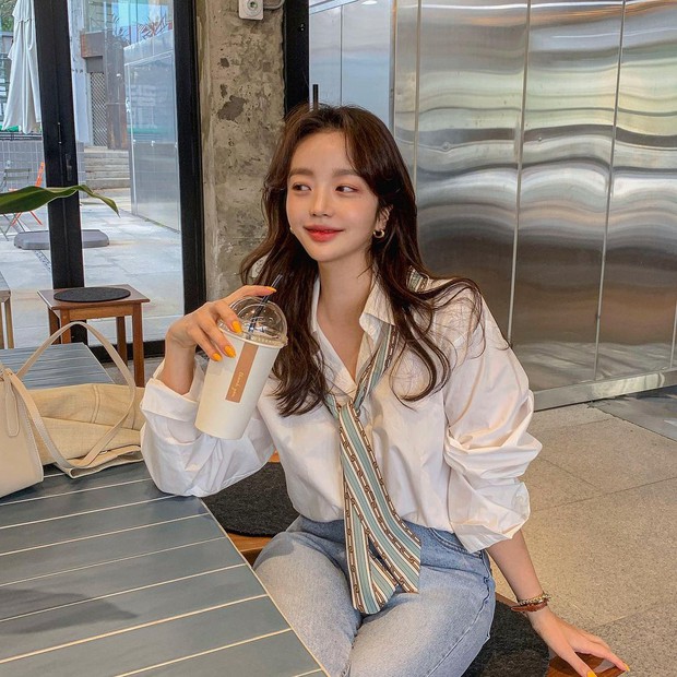 Làm mới loạt items cũ trong tủ đồ bằng 12 công thức mix&match xinh tươi, trendy của hội gái Hàn - Ảnh 12. Làm mới loạt items cũ trong tủ đồ bằng 12 công thức mix&match xinh tươi, trendy của hội gái Hàn - Ảnh 12.
