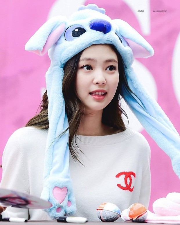 Điểm chung 2 mỹ nhân sát trai nhất Kpop Jennie - Taeyeon: Từ dính phốt thái độ, cà khịa thành viên cùng nhóm đến chiêu trò hẹn hò? - Ảnh 6.