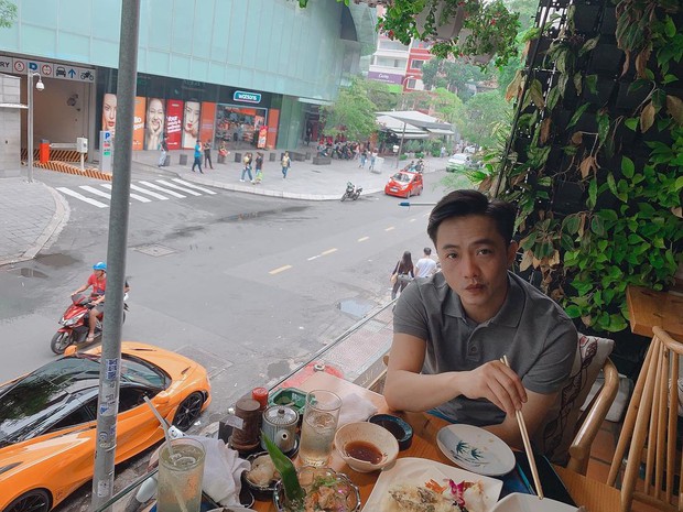 Bạn gái tỷ phú, con dâu nhà hào môn - họ đã gặp chân ái đời mình ở đâu? - Ảnh 7. Bạn gái tỷ phú, con dâu nhà hào môn - họ đã gặp chân ái đời mình ở đâu? - Ảnh 7.
