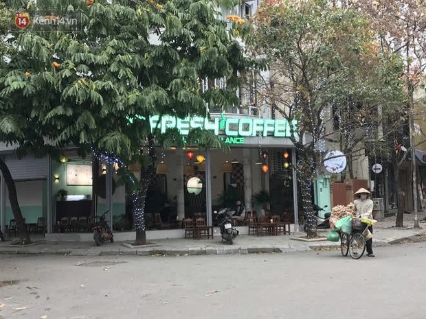 Hà Nội: Quán cafe đồng loạt mở cửa trở lại sau thời gian tạm dừng bán hàng phòng dịch Covid-19 - Ảnh 1.