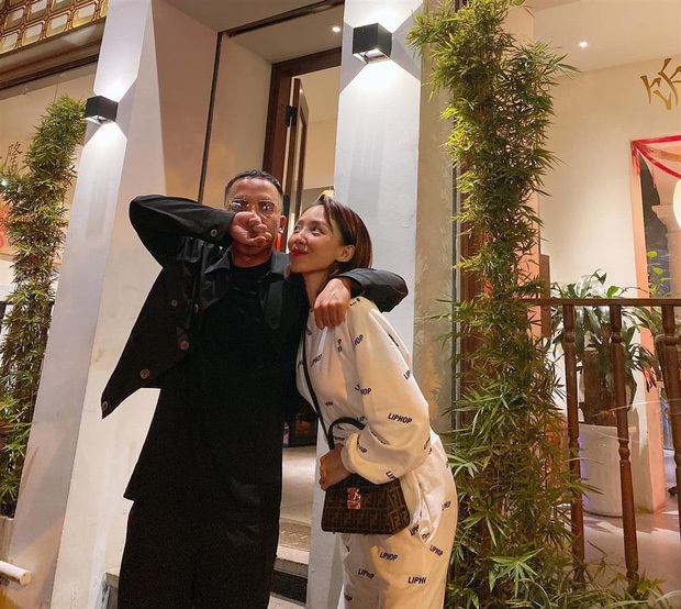 Cưới nhau cả năm mới thấy Hoàng Touliver đăng ảnh vợ lên MXH, lần này Tóc Tiên yên tâm vì hết bị dìm hàng rồi! - Ảnh 10.