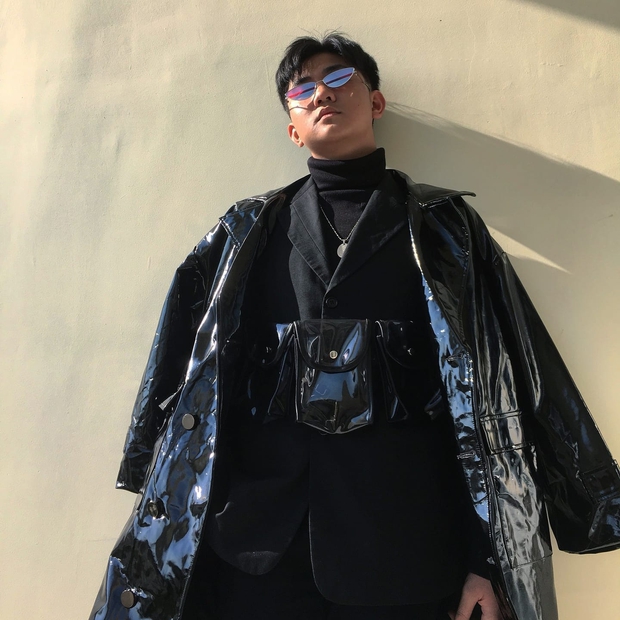 Bị gọi là đồ nhà quê khi mặc áo fake, cậu bạn lập lên đế chế thời trang ở trường cấp 3 - Ảnh 1.