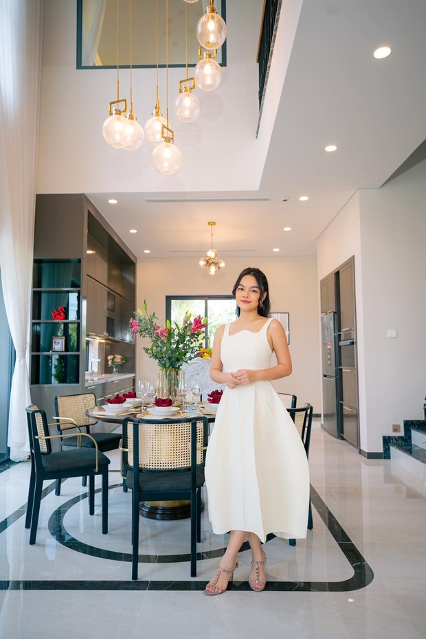Phạm Quỳnh Anh tậu hẳn hai căn nhà phố liền kề làm quà tặng con gái - Ảnh 1. Phạm Quỳnh Anh tậu hẳn hai căn nhà phố liền kề làm quà tặng con gái - Ảnh 1.