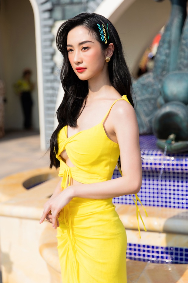 Ngọc Trinh lộ vòng 3 căng đét, dàn Hoa hậu Á hậu cũng thi nhau khoe ngực ỡm ờ trên thảm đỏ Fashion Voyage - Ảnh 12. Ngọc Trinh lộ vòng 3 căng đét, dàn Hoa hậu Á hậu cũng thi nhau khoe ngực ỡm ờ trên thảm đỏ Fashion Voyage - Ảnh 12.