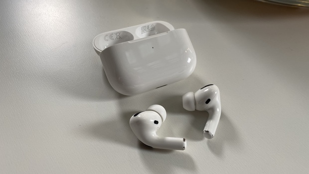 AirPods 3 chưa hết hot, AirPods Pro thế hệ mới đã rục rịch thông tin ra mắt - Ảnh 1.