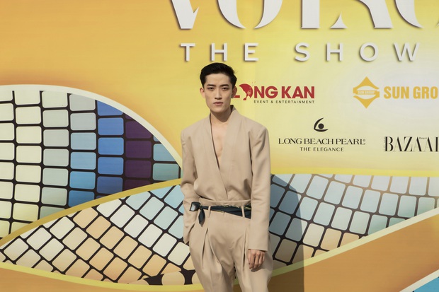 Ngọc Trinh lộ vòng 3 căng đét, dàn Hoa hậu Á hậu cũng thi nhau khoe ngực ỡm ờ trên thảm đỏ Fashion Voyage - Ảnh 33. Ngọc Trinh lộ vòng 3 căng đét, dàn Hoa hậu Á hậu cũng thi nhau khoe ngực ỡm ờ trên thảm đỏ Fashion Voyage - Ảnh 33.