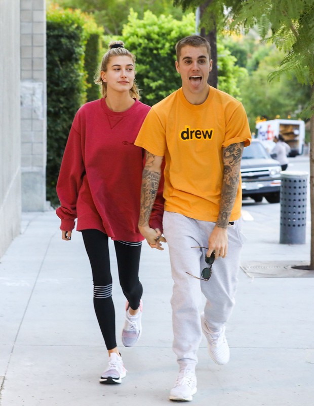 Justin Bieber spent most of his new album writing about his wife Hailey, do people suddenly find traces of Selena Gomez? - Photo 4.