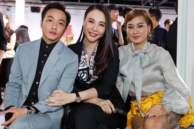 Đông Nhi và Đàm Thu Trang đụng hàng, cùng 1 đôi sandal mà style khác hẳn nhau mới là “đỉnh của chóp” - Ảnh 4. Đông Nhi và Đàm Thu Trang đụng hàng, cùng 1 đôi sandal mà style khác hẳn nhau mới là “đỉnh của chóp” - Ảnh 4.