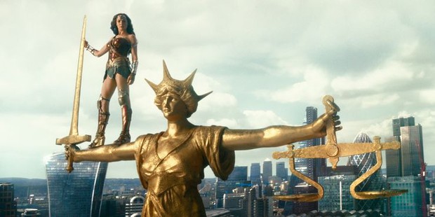 wonder-woman-justice-league-scales-of-justice-1616211271235673745126.jpg