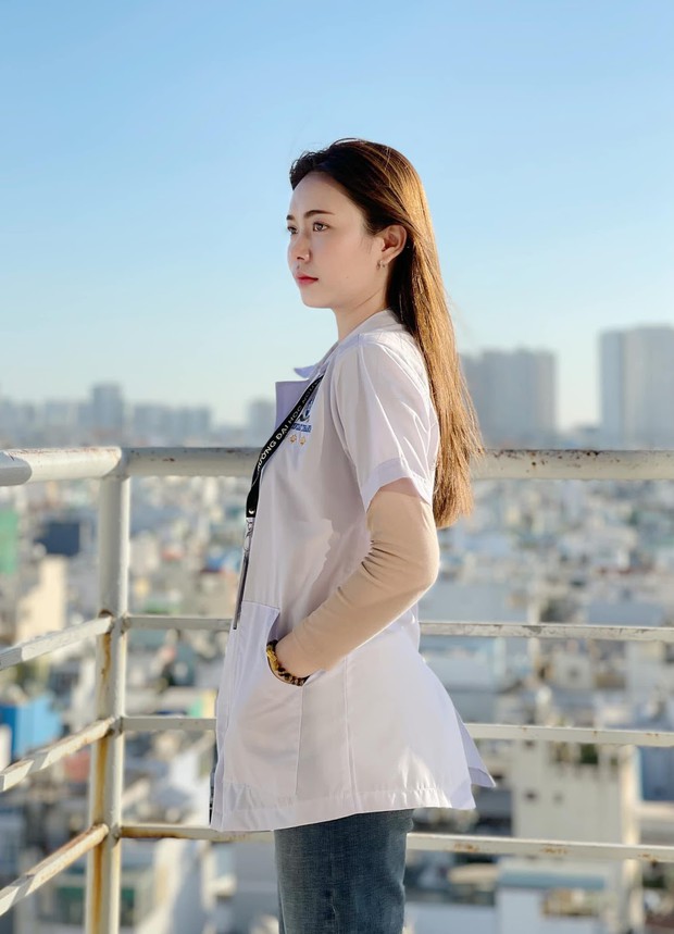 Gái xinh Lào du học ngành Dược ở Sài Gòn hút fan trên TikTok nhờ vẻ ngoài xinh đẹp - Ảnh 3.