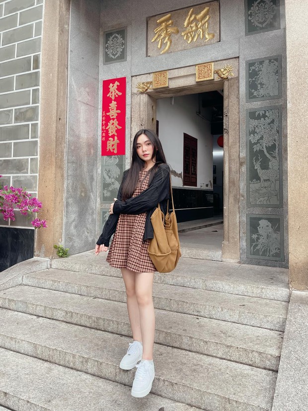 Gái xinh Lào du học ngành Dược ở Sài Gòn hút fan trên TikTok nhờ vẻ ngoài xinh đẹp - Ảnh 4.