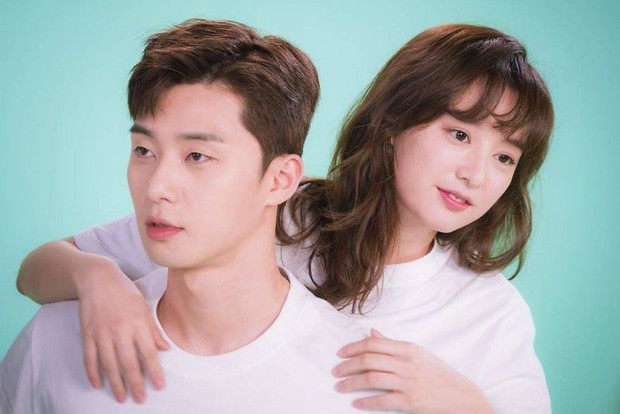 Mật báo Kbiz: Song Hye Kyo cặp kè đại gia Hong Kong, Park Seo Joon yêu nữ thần Hậu Duệ Mặt Trời, bóc cả list nhóm nhạc bắt nạt - Ảnh 5.