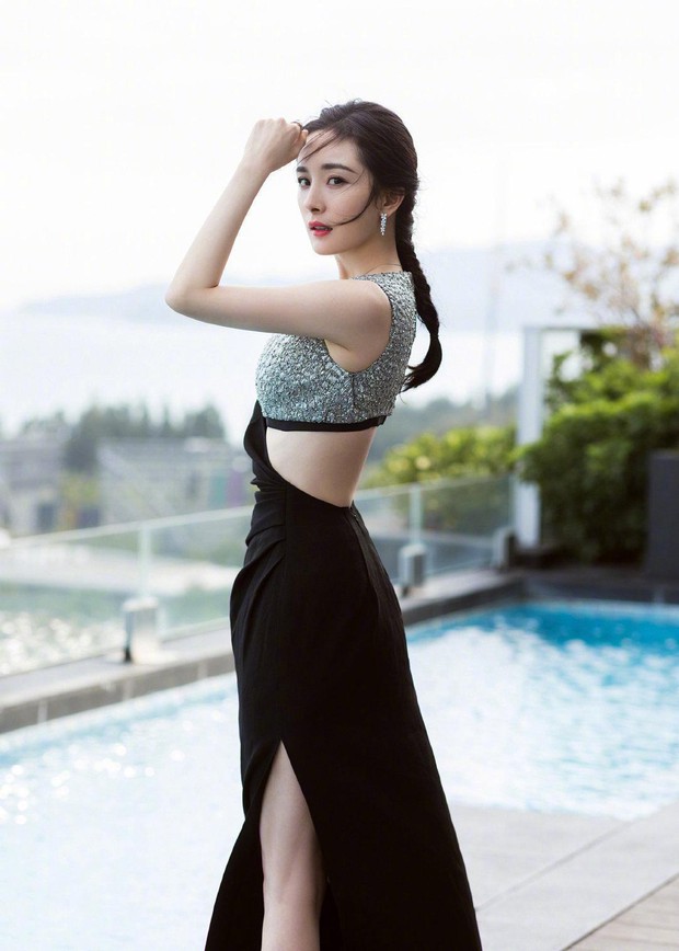 Dương Mịch mở màn trào lưu hot Vòng eo manga: Động tác sexy hết nấc, body thế này ai dám đọ lại - Ảnh 9.