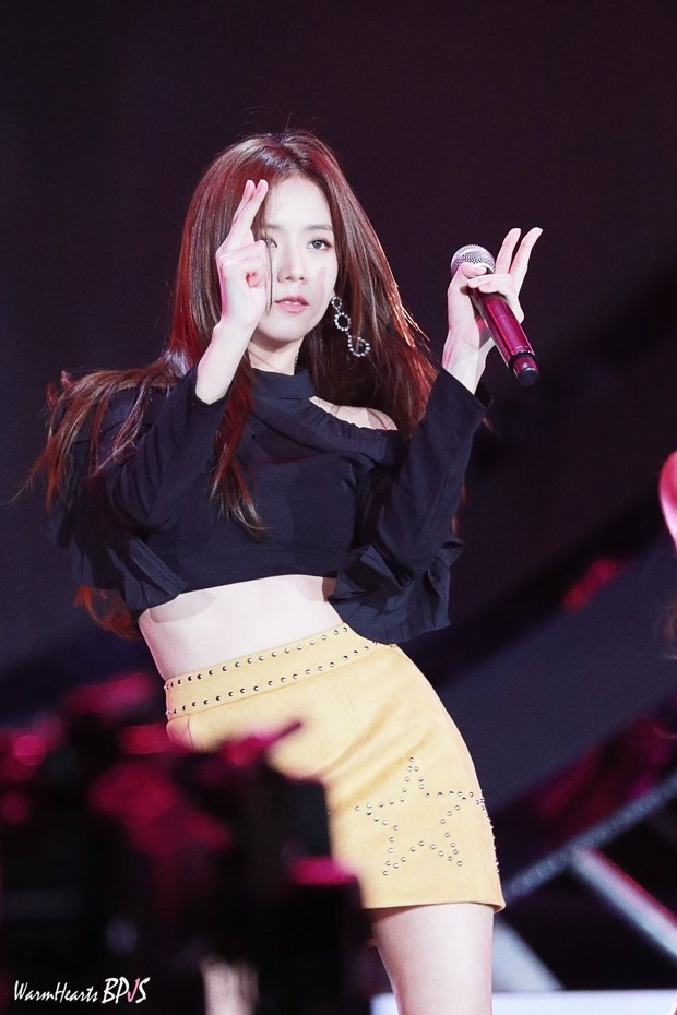 Đây là loạt ảnh giúp Jisoo (BLACKPINK) trở thành nữ thần đẹp nhất nhì Kpop - Ảnh 7. Đây là loạt ảnh giúp Jisoo (BLACKPINK) trở thành nữ thần đẹp nhất nhì Kpop - Ảnh 7.