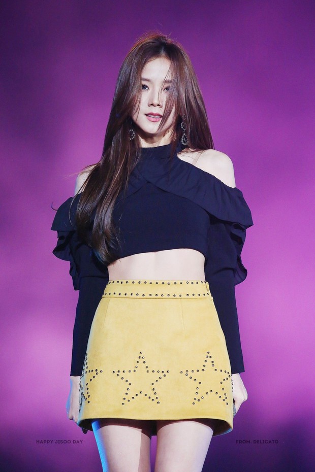 Đây là loạt ảnh giúp Jisoo (BLACKPINK) trở thành nữ thần đẹp nhất nhì Kpop - Ảnh 11. Đây là loạt ảnh giúp Jisoo (BLACKPINK) trở thành nữ thần đẹp nhất nhì Kpop - Ảnh 11.