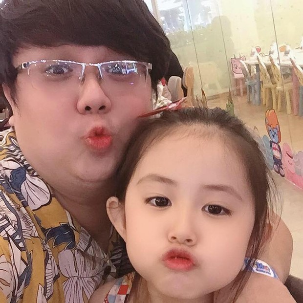 Chuyện thật như đùa: Một sao nam Vbiz bất ngờ bị huỷ show vì lỡ gia nhập hội... F.A - Ảnh 3. Chuyện thật như đùa: Một sao nam Vbiz bất ngờ bị huỷ show vì lỡ gia nhập hội... F.A - Ảnh 3.