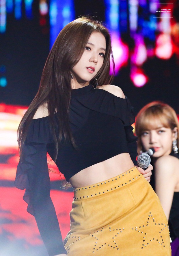 Đây là loạt ảnh giúp Jisoo (BLACKPINK) trở thành nữ thần đẹp nhất nhì Kpop - Ảnh 8. Đây là loạt ảnh giúp Jisoo (BLACKPINK) trở thành nữ thần đẹp nhất nhì Kpop - Ảnh 8.
