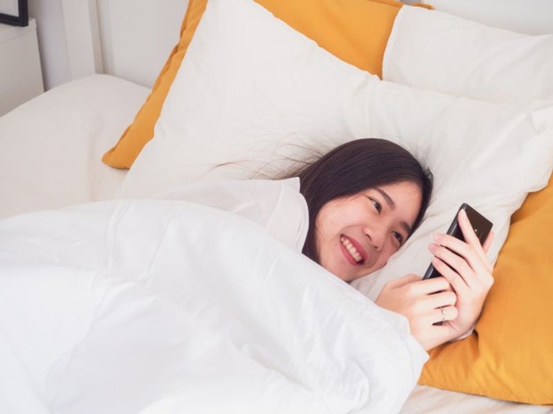 4 vấn đề tai hại mà bạn sẽ không muốn gặp phải nếu còn tiếp diễn thói quen dùng điện thoại trước khi ngủ - Ảnh 4.