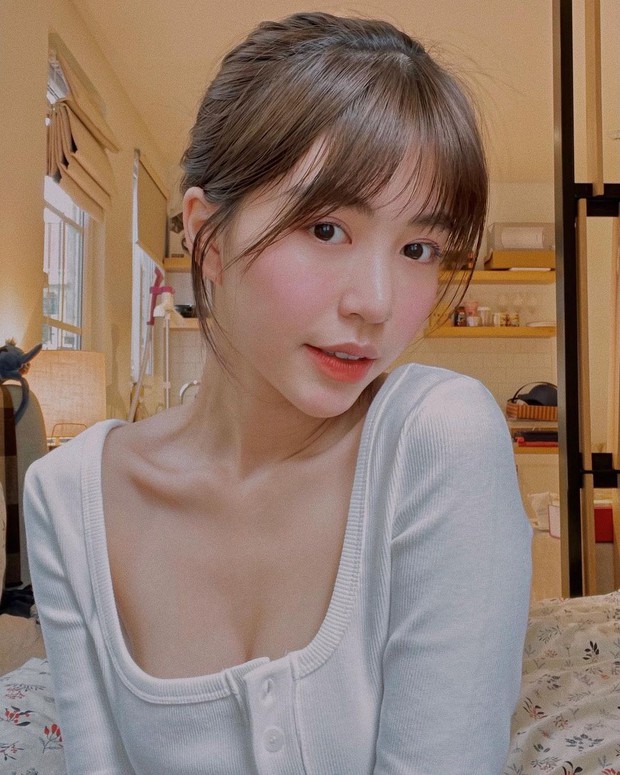 Chỉ đổi 1 góc máy, Mẫn Tiên để lộ chân ngực lấp ló khiến người nhìn nghẹt thở - Ảnh 1. Chỉ đổi 1 góc máy, Mẫn Tiên để lộ chân ngực lấp ló khiến người nhìn nghẹt thở - Ảnh 1.