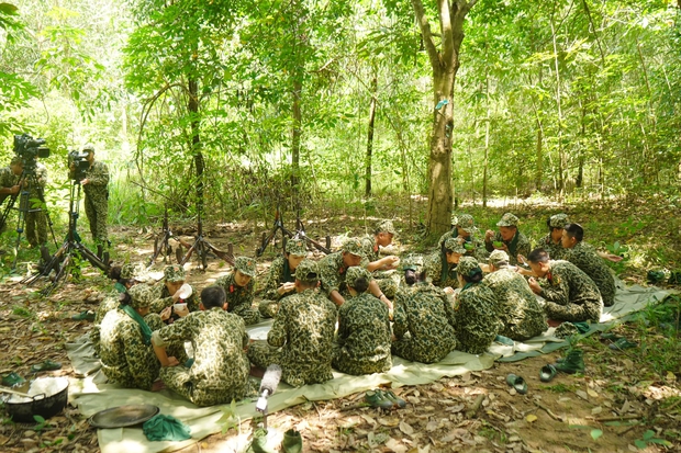 Khánh Vân tiết lộ Mũi trưởng Long là chú bé khóc nhè, gọi điện khóc lóc trong ngày dàn nữ chiến binh xuất ngũ - Ảnh 9. Khánh Vân tiết lộ Mũi trưởng Long là chú bé khóc nhè, gọi điện khóc lóc trong ngày dàn nữ chiến binh xuất ngũ - Ảnh 9.