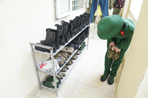 Khánh Vân tiết lộ Mũi trưởng Long là chú bé khóc nhè, gọi điện khóc lóc trong ngày dàn nữ chiến binh xuất ngũ - Ảnh 5. Khánh Vân tiết lộ Mũi trưởng Long là chú bé khóc nhè, gọi điện khóc lóc trong ngày dàn nữ chiến binh xuất ngũ - Ảnh 5.