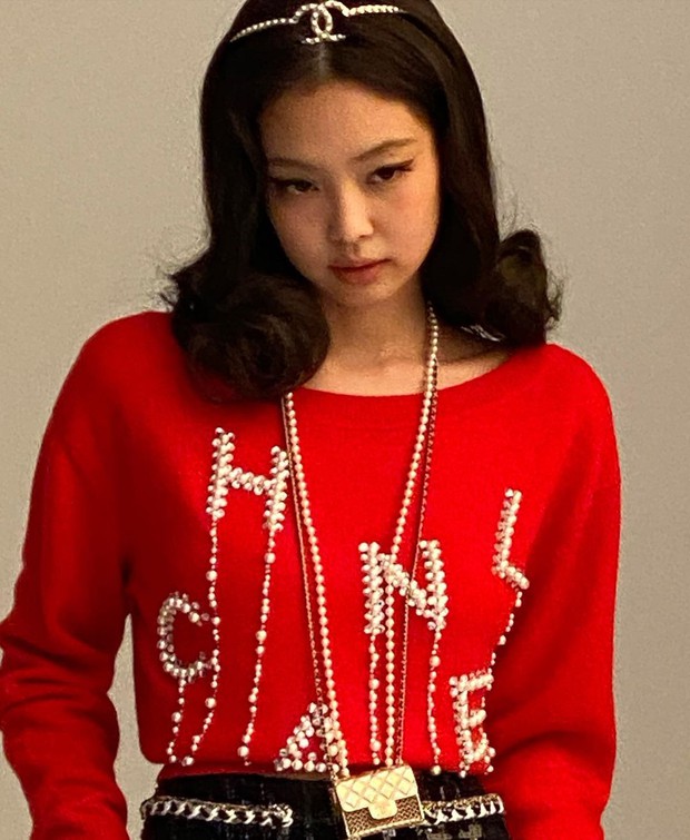Hiếm ai như Jennie (BLACKPINK): Make up dừ chát, tưởng thêm vài tuổi ngờ đâu đẹp điên đảo chấp cả cam thường - Ảnh 8. Hiếm ai như Jennie (BLACKPINK): Make up dừ chát, tưởng thêm vài tuổi ngờ đâu đẹp điên đảo chấp cả cam thường - Ảnh 8.
