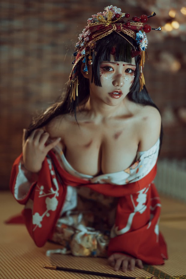 Bỏng mắt với những màn cosplay manga siêu nóng bỏng đến từ cosplayer có body sexy nhất Trung Quốc - Ảnh 2.