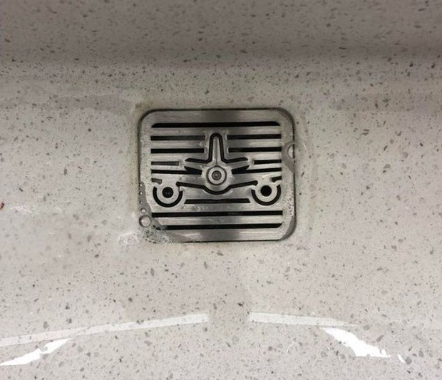 Xỉu up xỉu down với những hình ảnh siêu quái lạ được chụp lại ở sân bay, trường hợp cuối mới là gây sốc nhất - Ảnh 5.