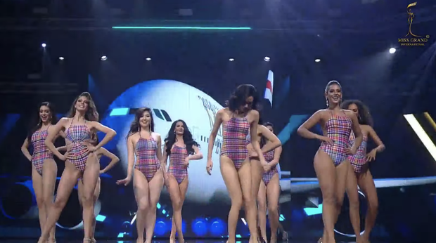 Cập nhật Bán kết Miss Grand International 2020: Ngọc Thảo xuất hiện cuốn hút hô vang 2 tiếng Việt Nam, dàn thí sinh diện bikini chặt chém - Ảnh 20.