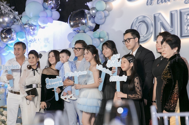 Bà cả bị tuyên bố mất tích của Minh Nhựa xuất hiện công khai ở sinh nhật cháu, liệu có đụng độ bà 2? - Ảnh 3. Bà cả bị tuyên bố mất tích của Minh Nhựa xuất hiện công khai ở sinh nhật cháu, liệu có đụng độ bà 2? - Ảnh 3.