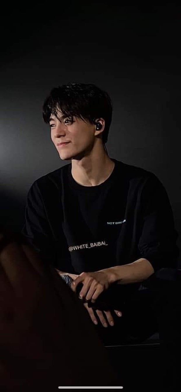 Fan đi concert bắt trọn visual đời thực của idol Kpop cự ly gần: Vóc dáng đỉnh cao nhưng có đẹp như trong MV? - Ảnh 30.