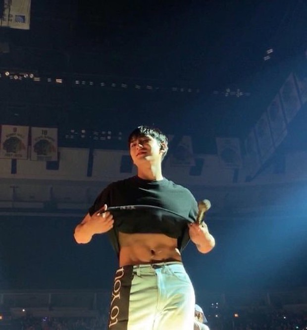 Fan đi concert bắt trọn visual đời thực của idol Kpop cự ly gần: Vóc dáng đỉnh cao nhưng có đẹp như trong MV? - Ảnh 28.