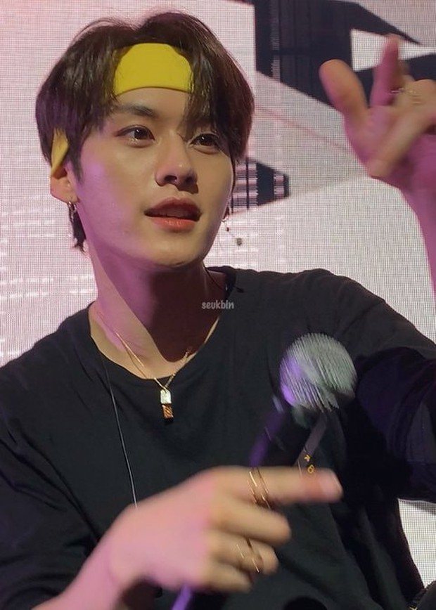 Fan đi concert bắt trọn visual đời thực của idol Kpop cự ly gần: Vóc dáng đỉnh cao nhưng có đẹp như trong MV? - Ảnh 23.