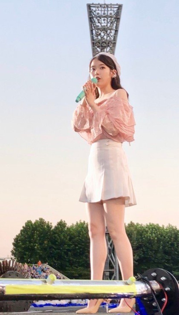 Fan đi concert bắt trọn visual đời thực của idol Kpop cự ly gần: Vóc dáng đỉnh cao nhưng có đẹp như trong MV? - Ảnh 24.