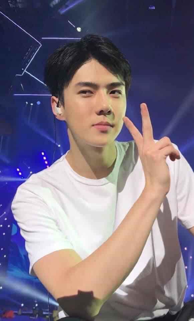 Fan đi concert bắt trọn visual đời thực của idol Kpop cự ly gần: Vóc dáng đỉnh cao nhưng có đẹp như trong MV? - Ảnh 15.