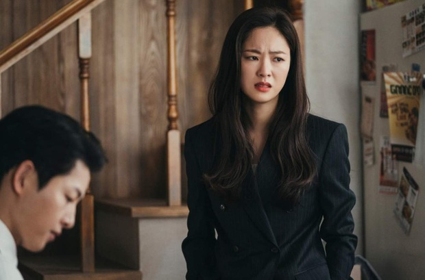 6 nữ chính khiến netizen tức cái nư nhất phim Hàn: Chị đẹp Penthouse và người yêu Song Joong Ki giật nhau vị trí đầu - Ảnh 4.
