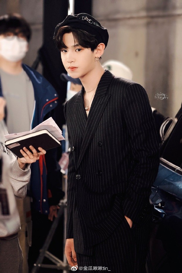 Thảm đỏ siêu hot Figaro: Angela Baby diện váy xẻ táo bạo lộ khuyết điểm, bạn thân Triệu Lệ Dĩnh tiều tụy sau scandal động trời - Ảnh 15.