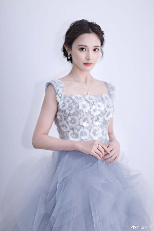 Mỹ nhân Hoa ngữ xu cà na nhất đầu năm 2021: Là thế thân cho Trịnh Sảng, bị bạn diễn nam phun khói thuốc vào mặt - Ảnh 1. Mỹ nhân Hoa ngữ xu cà na nhất đầu năm 2021: Là thế thân cho Trịnh Sảng, bị bạn diễn nam phun khói thuốc vào mặt - Ảnh 1.