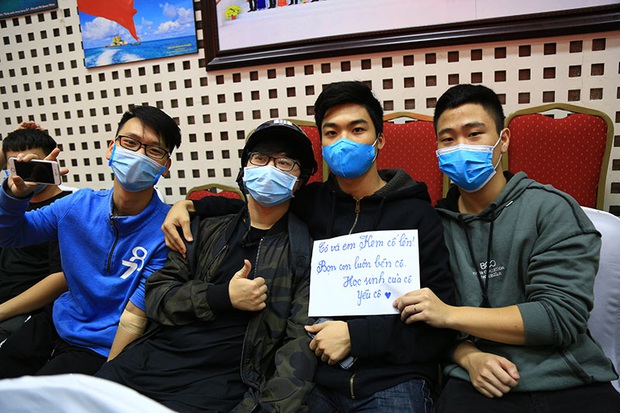 Cô giáo Hà Nội mắc ung thư ở tháng cuối thai kì, được hàng ngàn người kêu gọi hiến máu: Các bạn trẻ hãy trân trọng sức khỏe nhiều hơn - Ảnh 3. Cô giáo Hà Nội mắc ung thư ở tháng cuối thai kì, được hàng ngàn người kêu gọi hiến máu: Các bạn trẻ hãy trân trọng sức khỏe nhiều hơn - Ảnh 3.