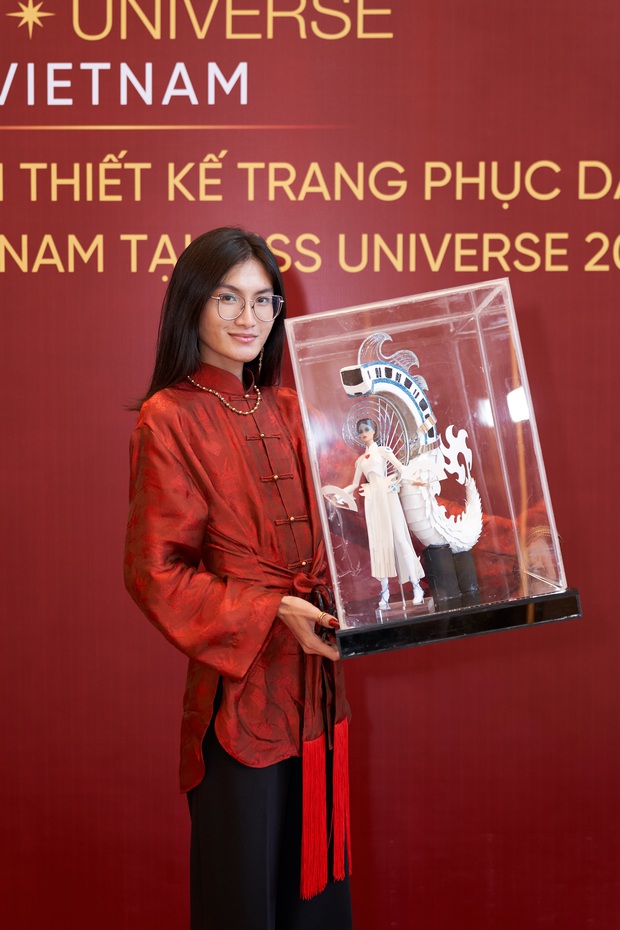 Chính thức lộ diện mẫu thiết kế trang phục dân tộc của Hoa hậu Khánh Vân tại Miss Universe 2020! - Ảnh 2.