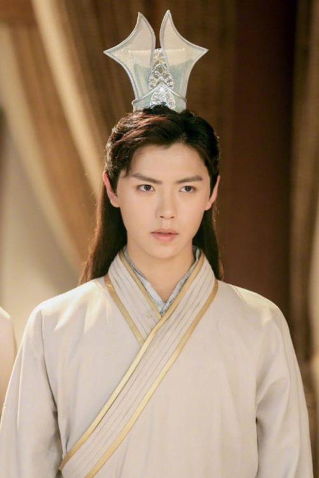 Sốc nặng: Cô gái bí ẩn đăng clip phòng the của idol đình đám Cbiz, lần này còn réo cả tên của Luhan - Ảnh 4. Sốc nặng: Cô gái bí ẩn đăng clip phòng the của idol đình đám Cbiz, lần này còn réo cả tên của Luhan - Ảnh 4.