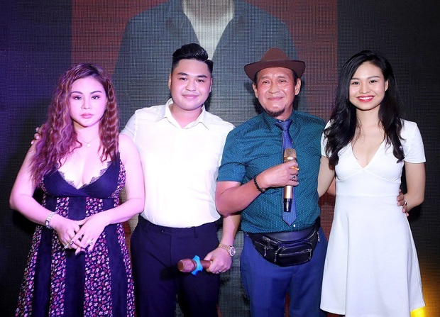 Con trai Lê Giang vui vẻ bên “bố già” phiên bản đời thực, chia sẻ xúc động vì lần đầu làm điều này cho NS Duy Phương? - Ảnh 6.