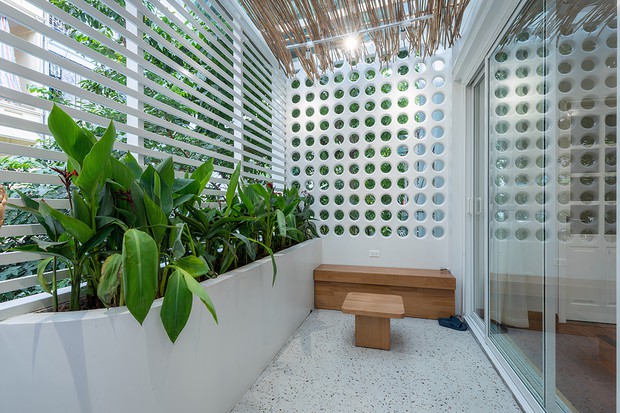 Nhà ngột ngạt ở Hà Nội khác biệt hậu decor: Các chi tiết thừa bị loại bỏ, phòng ngủ xịn mịn nhận không ra - Ảnh 6. Nhà ngột ngạt ở Hà Nội khác biệt hậu decor: Các chi tiết thừa bị loại bỏ, phòng ngủ xịn mịn nhận không ra - Ảnh 6.