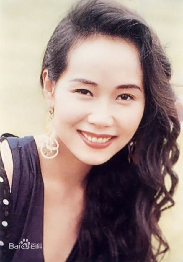 Mỹ nhân Ỷ Thiên Đồ Long Ký: Tuổi 58 không con cái, bị khui chuyện yêu đương đồng tính, chồng ngoại tình nhưng không dám phản kháng? - Ảnh 2.