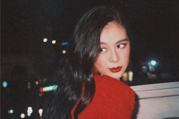 Khánh Vân - người chơi hệ ảnh film mới nổi: Nam Thư bỗng đẹp như Phạm Băng Băng, Hậu Hoàng hiền khô khác hẳn chính chủ tự chụp - Ảnh 6. Khánh Vân - người chơi hệ ảnh film mới nổi: Nam Thư bỗng đẹp như Phạm Băng Băng, Hậu Hoàng hiền khô khác hẳn chính chủ tự chụp - Ảnh 6.