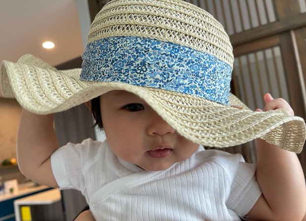 Đàm Thu Trang lần đầu hé lộ chân dung ái nữ lúc 1 ngày tuổi, lý do bây giờ mới khoe chắc hội mẹ bỉm đồng cảm lắm - Ảnh 4.