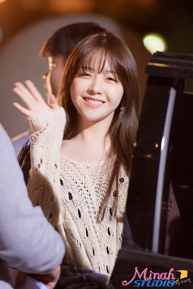 Nhan sắc ngoài đời của mỹ nhân Hàn thủ vai xấu xí: Suzy mặt mộc đẹp choáng váng, Lee Sung Kyung - Han Hyo Joo 1 trời 1 vực - Ảnh 29. Nhan sắc ngoài đời của mỹ nhân Hàn thủ vai xấu xí: Suzy mặt mộc đẹp choáng váng, Lee Sung Kyung - Han Hyo Joo 1 trời 1 vực - Ảnh 29.