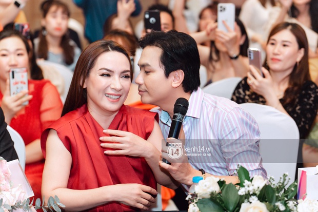 Sự kiện tụ họp dàn couple hot Vbiz: Vợ chồng Thanh Thuý, Ốc Thanh Vân đọ độ tình tứ, Minh Luân phát “cẩu lương” cùng bạn gái cực xinh - Ảnh 10.