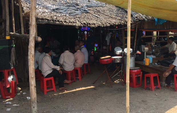 Lời khai bất ngờ của 2 “cẩu tặc” dùng súng bắn tử vong gia chủ ở Long An - Ảnh 3. Lời khai bất ngờ của 2 “cẩu tặc” dùng súng bắn tử vong gia chủ ở Long An - Ảnh 3.