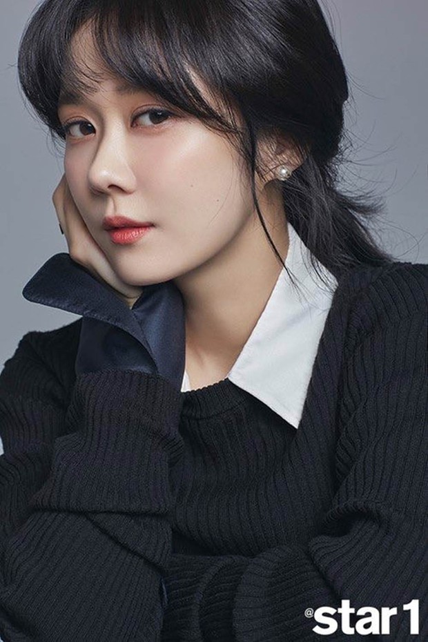 Nhan sắc ngoài đời của mỹ nhân Hàn thủ vai xấu xí: Suzy mặt mộc đẹp choáng váng, Lee Sung Kyung - Han Hyo Joo 1 trời 1 vực - Ảnh 14. Nhan sắc ngoài đời của mỹ nhân Hàn thủ vai xấu xí: Suzy mặt mộc đẹp choáng váng, Lee Sung Kyung - Han Hyo Joo 1 trời 1 vực - Ảnh 14.